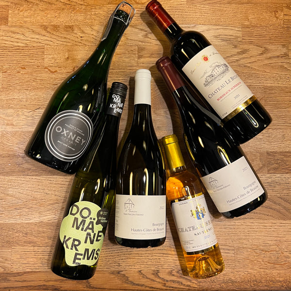 Festive Box for 4 - 6 people - Comes with festive Hamper and Bow