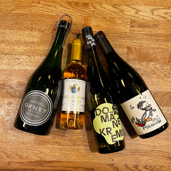 Festive Box for 2 - 4 people - Comes with festive Hamper and Bow